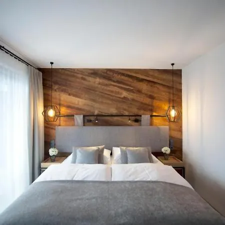 Edelweiss Hotel 4*