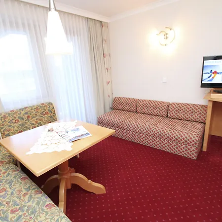 Edelweiss Hotel 4*