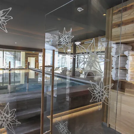 فندق Edelweiss 4*