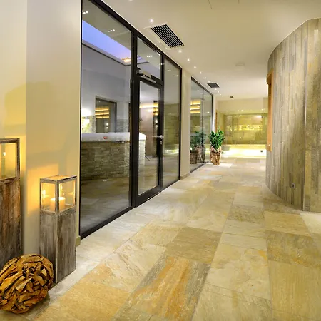 Hotel Edelweiss 4*