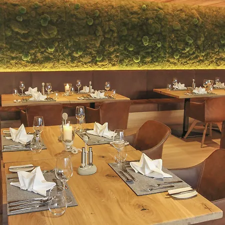 فندق Edelweiss 4*