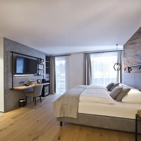Edelweiss 4*